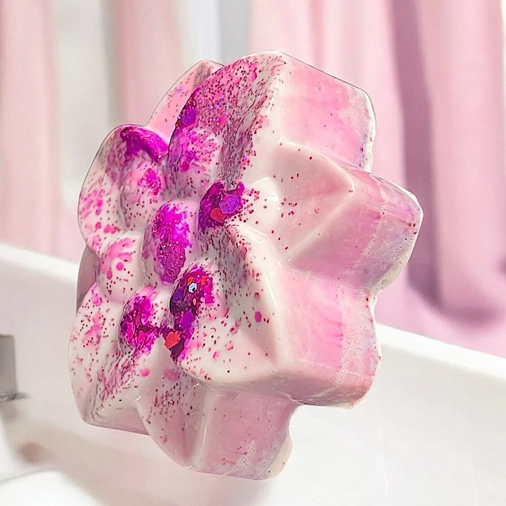 Hand Crafted moisturizing properties